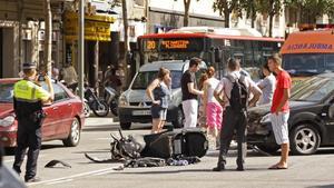 rjulve20056714 barcelona 10 08 2012 accidente en paseo maragall junto a la 181217164841