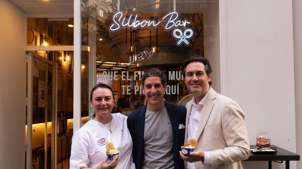 Presentación del helado Vainilla Gold creado por La Flor de Levante 1934 en Silbon Bar.