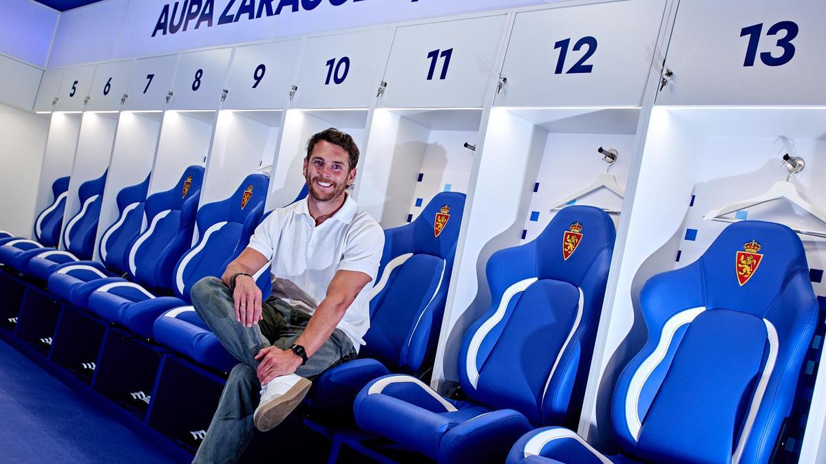 Ibai Gómez, en el vestuario del Real Zaragoza en el Ibercaja Estadio.