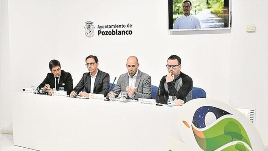 El chef Paco Morales defiende la cocina con el cerdo ibérico de eje