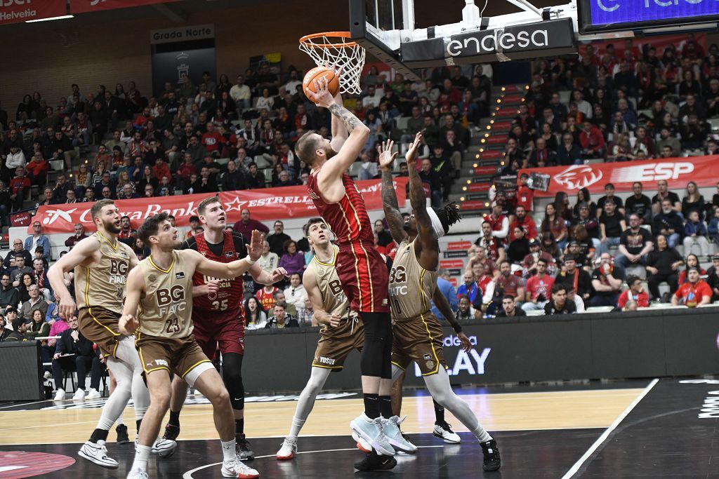 Todas las imágenes del partido del UCAM Murcia contra el Bàsquet Girona