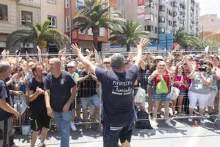 Impresionante ovación a la pirotecnia Ferrández en la tercera sesión del concurso de mascletás de las Hogueras de Alicante