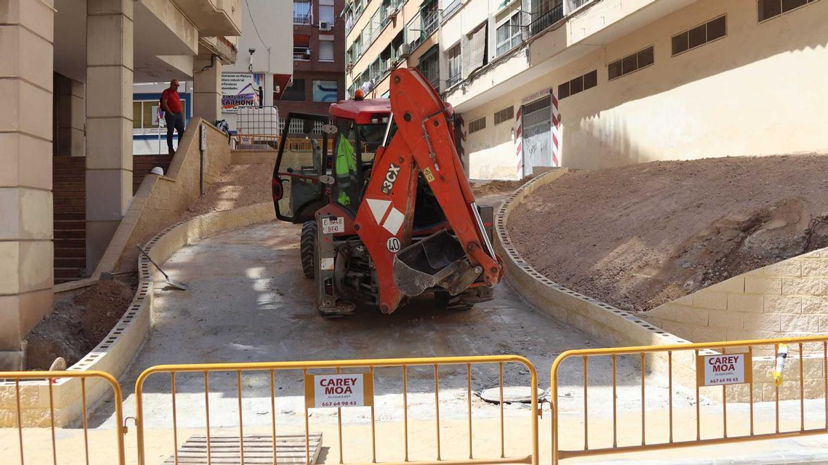 Plan de Asfaltado de Benidorm Cortes en avenida aigüera