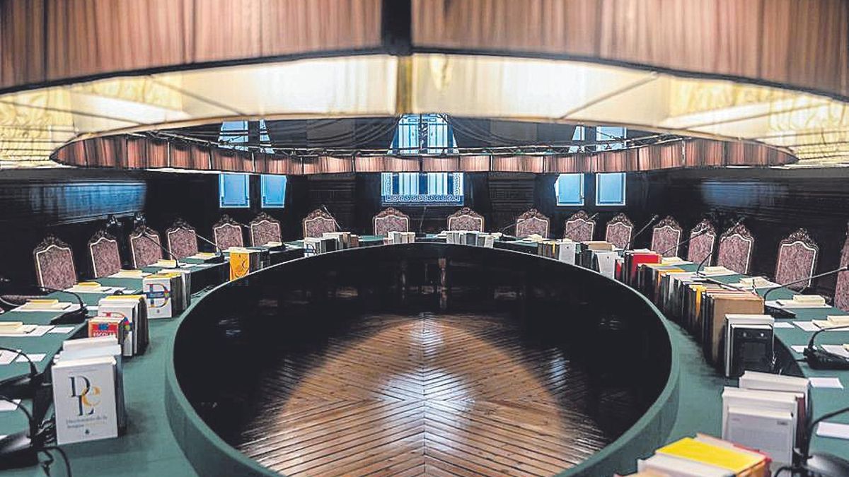 Salón de plenos de la Real Academia Española (RAE).