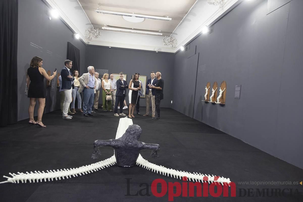 Así es la exposición 'Los Asomados' de Lidó Rico, que llega a Caravaca en su Año Jubilar