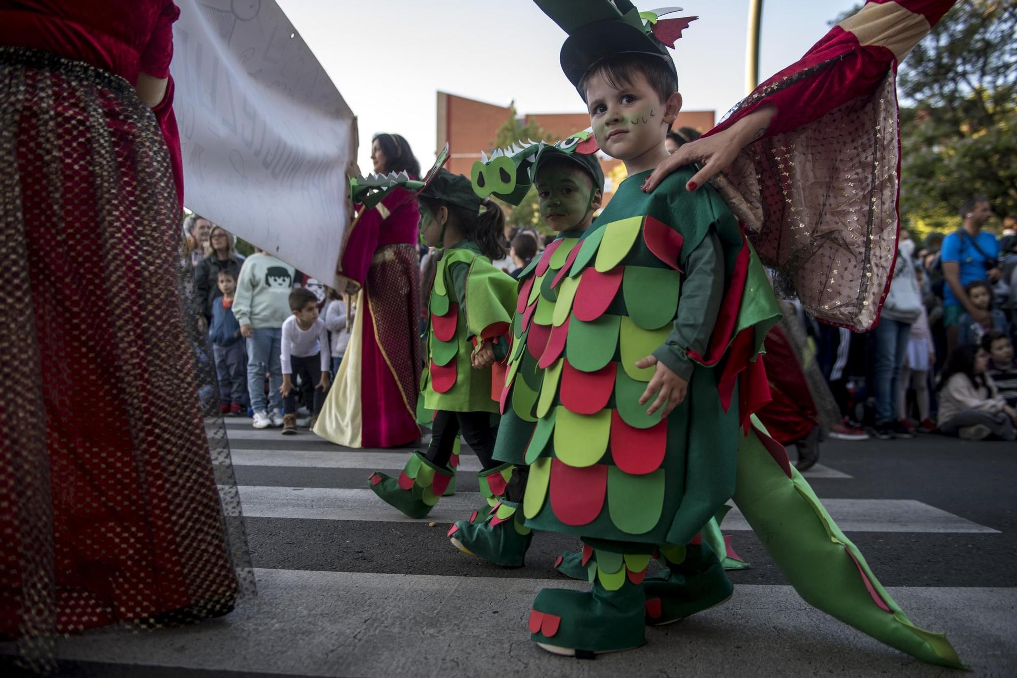 Galería | Así ha sido el desfile de San Jorge en Cáceres