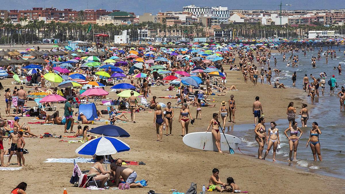 Las playas de València, 
el pasado mes de agosto
.  germán caballero