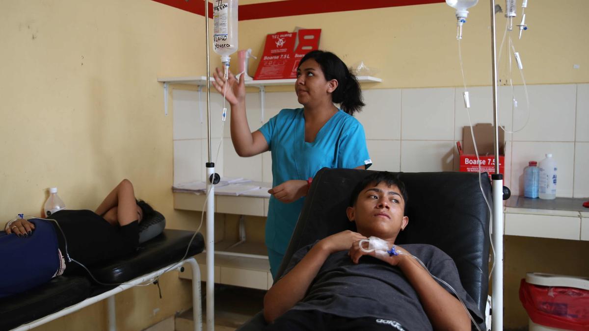 Los casos de dengue en Perú superan los 155.000 y Lima concentra más muertes y contagios