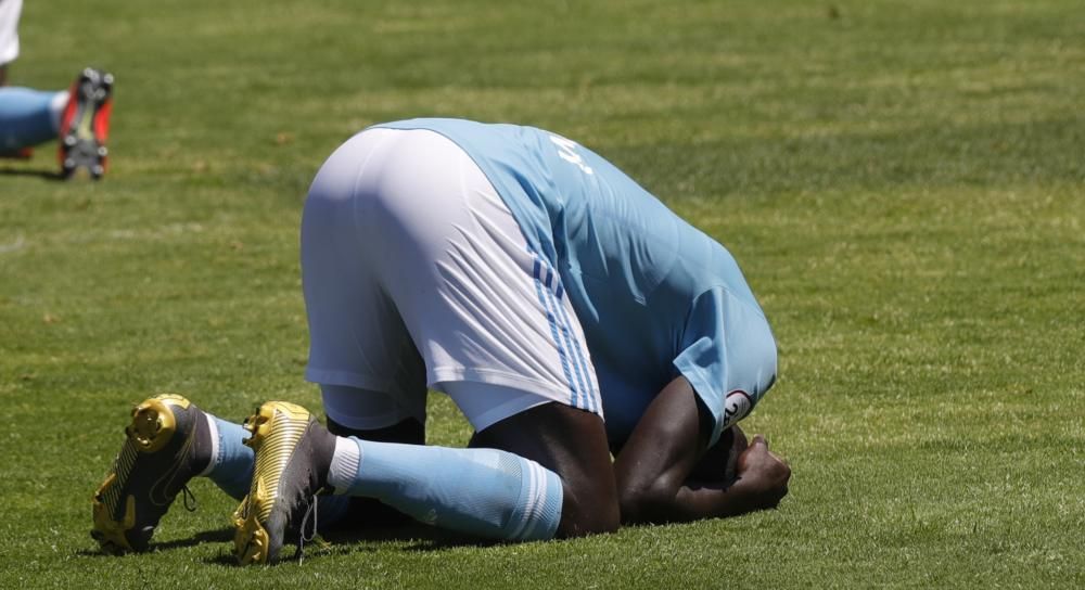 Un tanto del nigeriano da ventaja a los celestes en el ''play-out'' contra el Alcoyano.