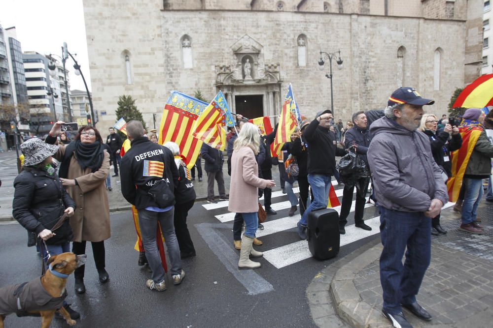 Concentración de entidades derechistas en València