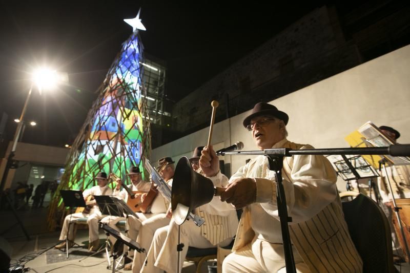 13.12.18. Las Palmas de Gran Canaria. Encendido del arbol de navidad en el Castillo de Mata. Foto Quique Curbelo  | 13/12/2018 | Fotógrafo: Quique Curbelo