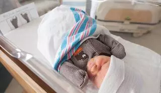 ¿Es fiable conservar el cordón umbilical de mi bebé?