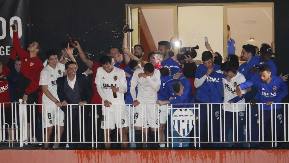 Euforia en el balcón de Mestalla