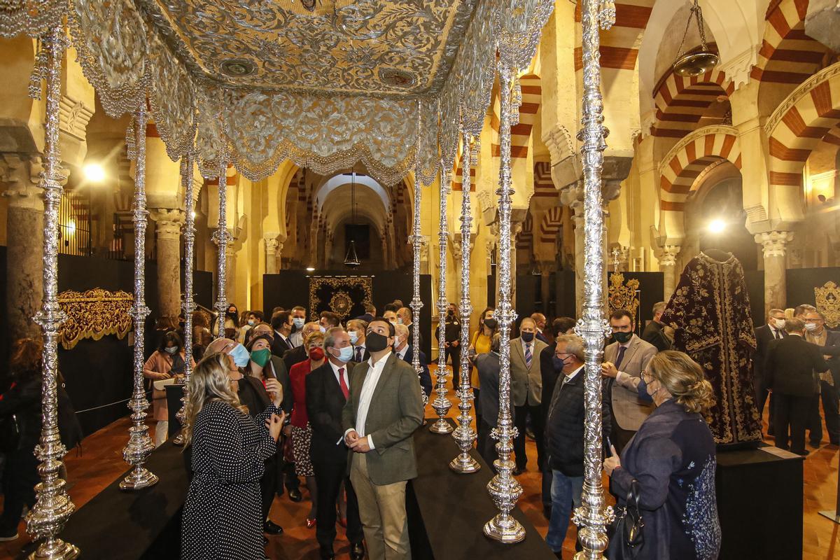 La exposición Arte y cofradías en Córdoba en imágenes
