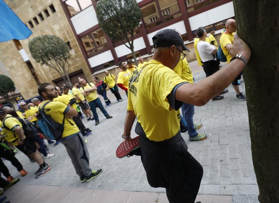 LLegada de los trabajadores de Alcoa a Oviedo.