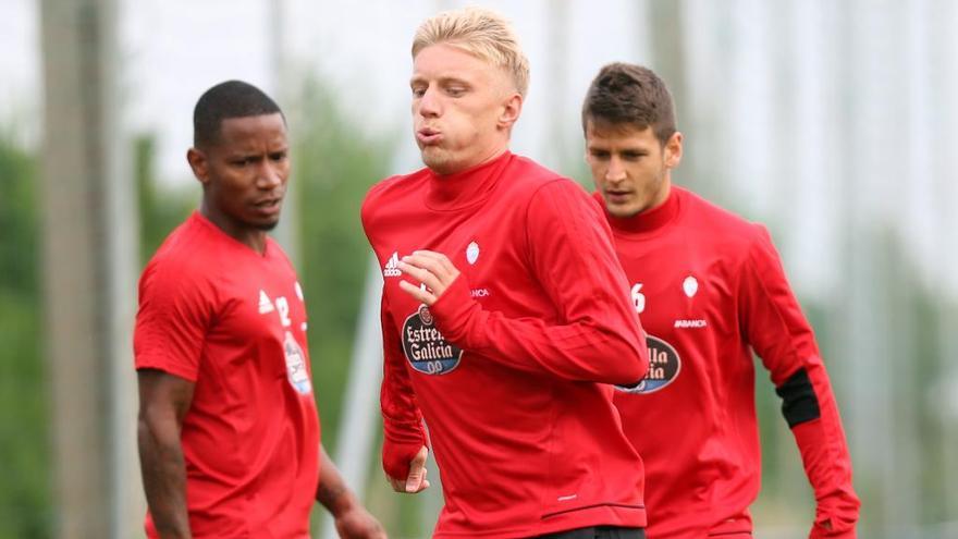 Daniel Wass, ayer, en A Madroa. // M.G.Brea