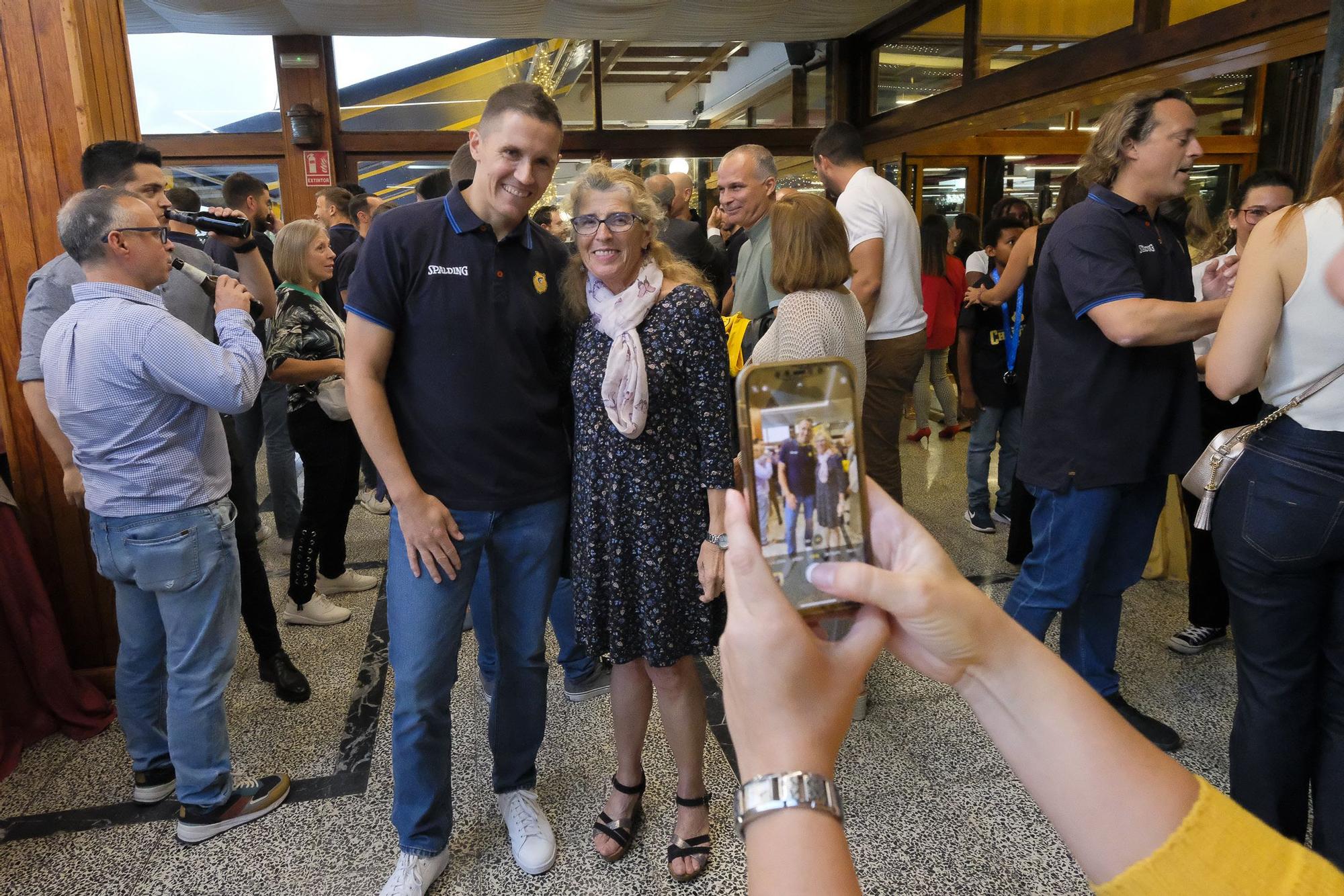 Celebración del Granca en el Náutico tras ganar la Eurocup