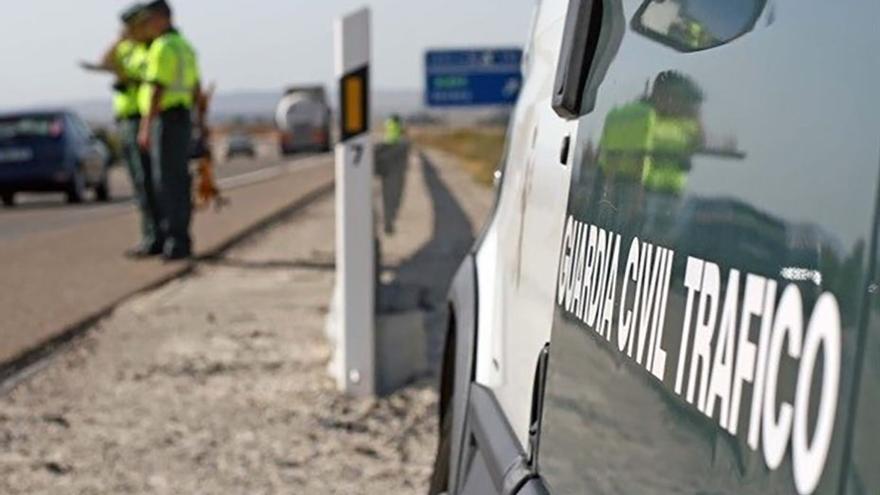 Archivo - Una persona fallecida y otra herida al colisionar dos vehículos en la N-502 a su paso por Alcaracejos (Córdoba)