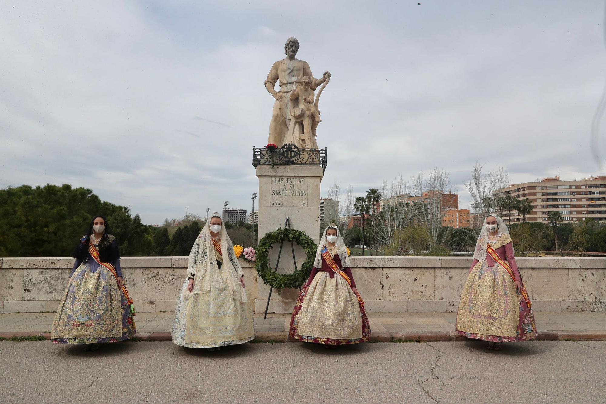 Celebración de las Fallas en el Puente de San José