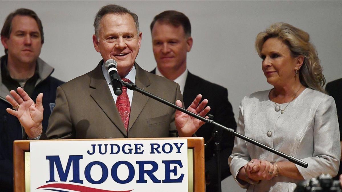 El candidato derrotado, Roy Moore, en la noche electoral