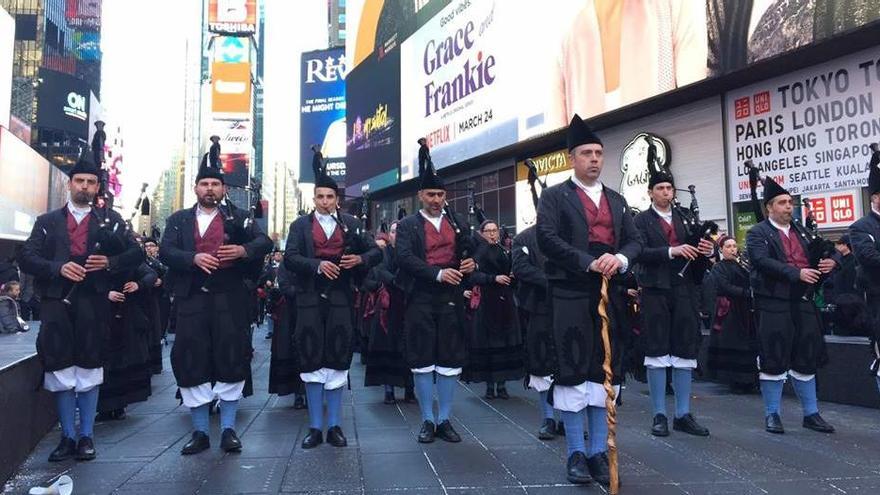 El nuevo video de la banda de gaitas de Llanes en Nueva York que triunfa en internet