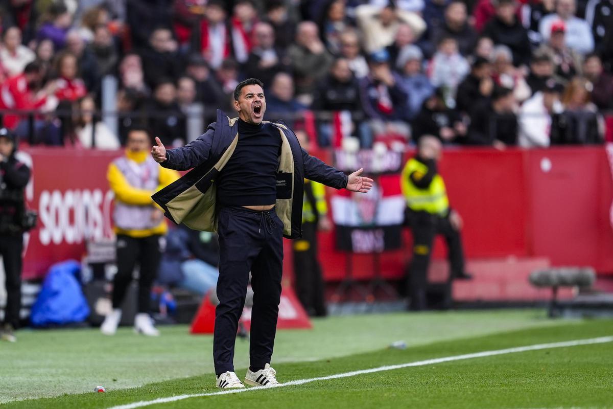 Michel es desespera durant un moment del partit de diumenge al Sánchez Pizjuán
