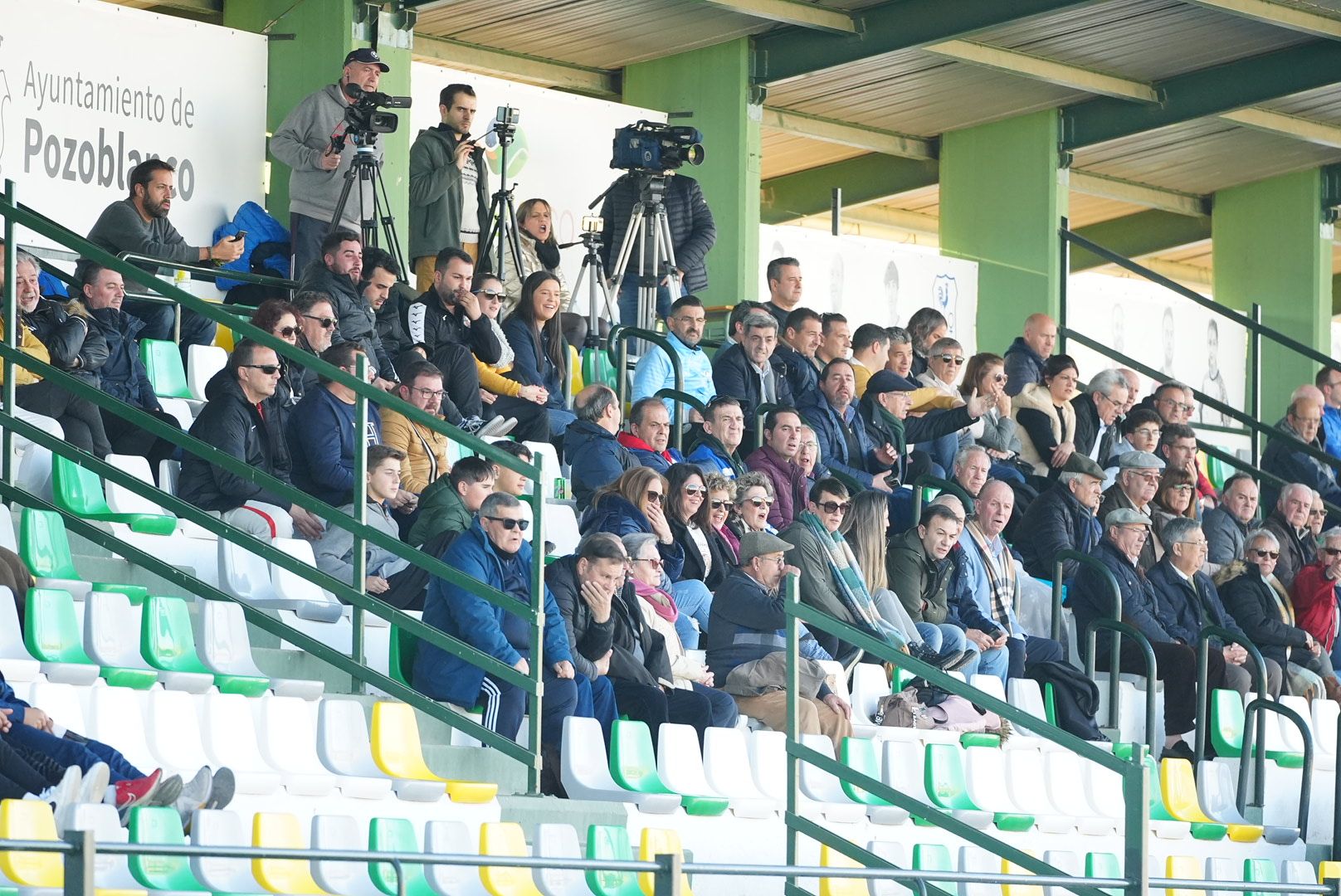 Las imágenes del derbi entre el Pozoblanco y el Ciudad de Lucena