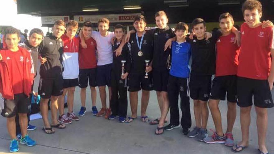 El equipo cadete del Judo Avilés que compitió en Vigo.