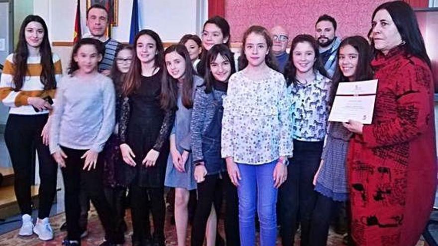 Equipo del colegio Sancho II, ganador de la fase provincial en categoría de Primaria.  Dirección Provincial de Educación