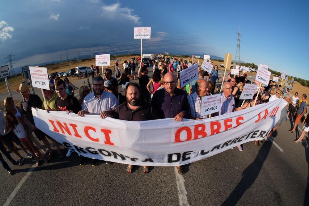 Clam veïnal a l''N-II el retard de les obres