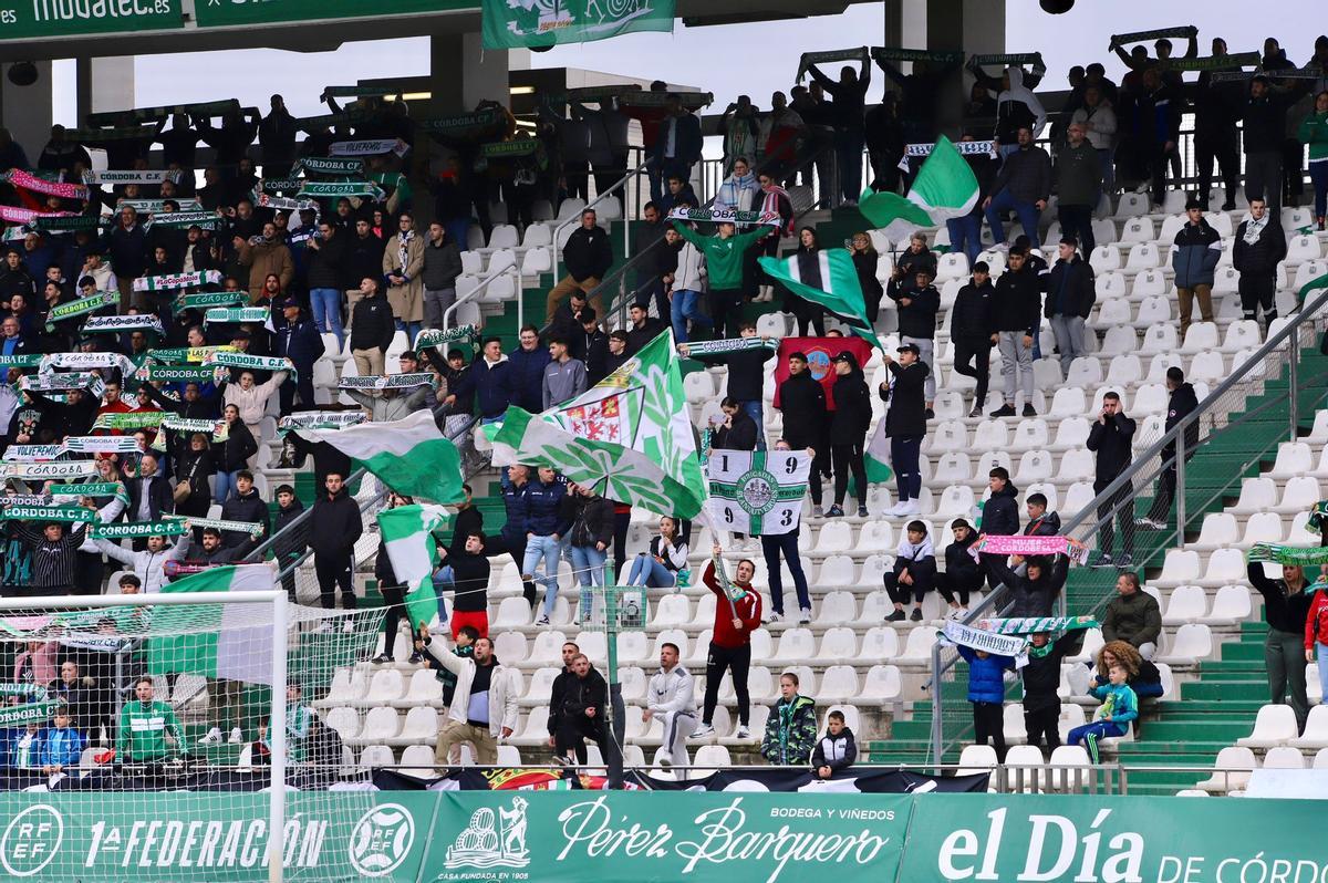 Córdoba CF-Melilla: las imágenes de la afición en El Arcángel