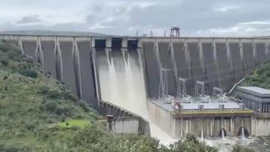 Vídeo | Espectaculares imágenes del desembalse de Alcántara