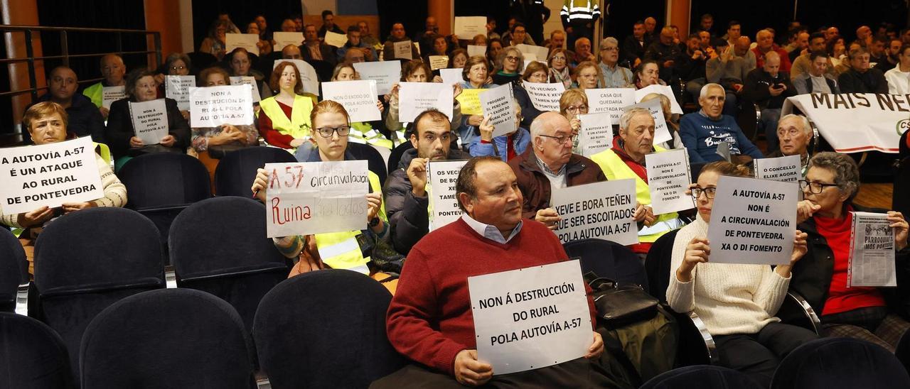   Los vecinos denuncian ante el pleno que la A-57 “cambiará para siempre el rural de Pontevedra”
