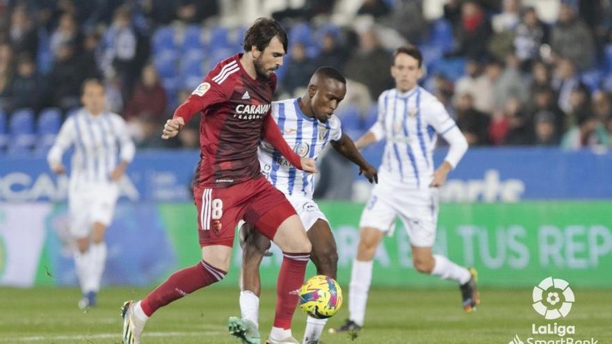 El Real Zaragoza frena su escalada en la tabla tras perder en Leganés (2-1)