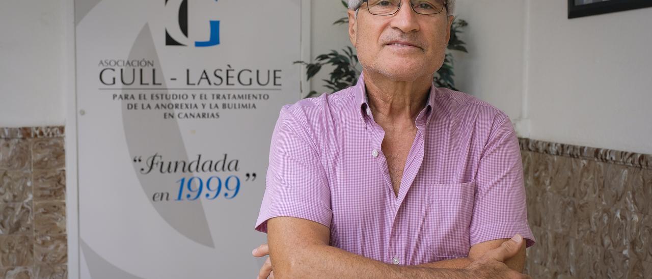 Miguel Suárez Rodríguez en la Asociación Gull-Lasègue de la capital grancanaria.
