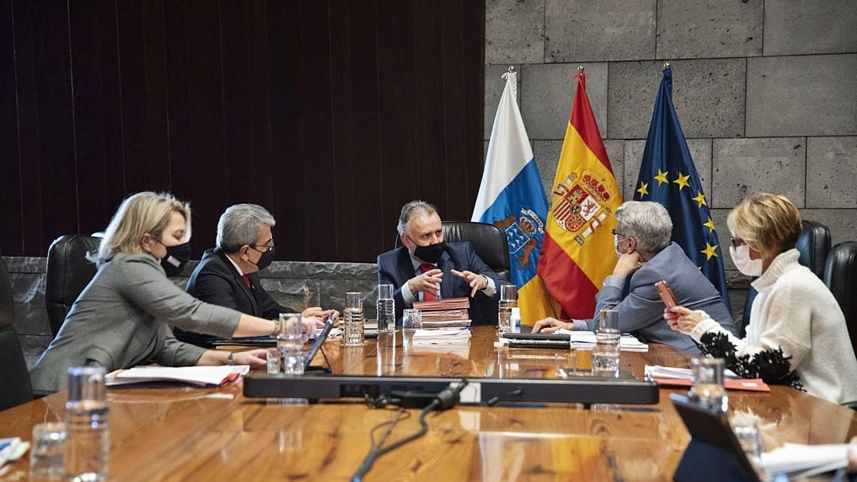 Reunión del Consejo de Gobierno, ayer, en Santa Cruz de Tenerife.