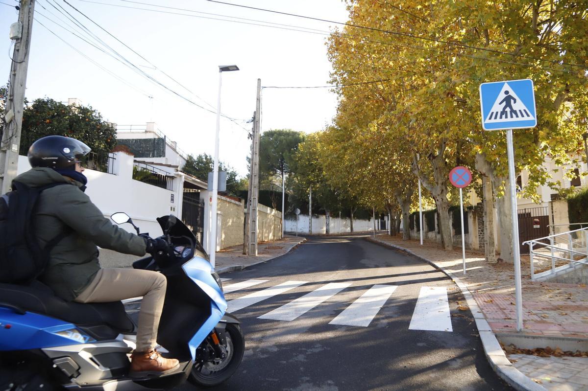 A.J.GONZÁLEZ CÓRDOBA Calle Pedro de PazEl alcalde de Córdoba, José María Bellido, junto al delegado de Infraestructuras, Miguel Ruiz Madruga, informan sobre la finalización de los trabajos en Escultor Pedro de Paz