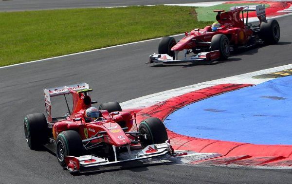 Alonso vence en Monza