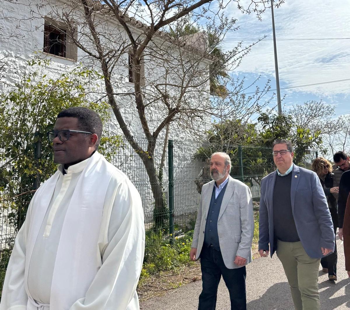 Procesión que ha tenido lugar por los alrededores de la ermita de Censal, este jueves.