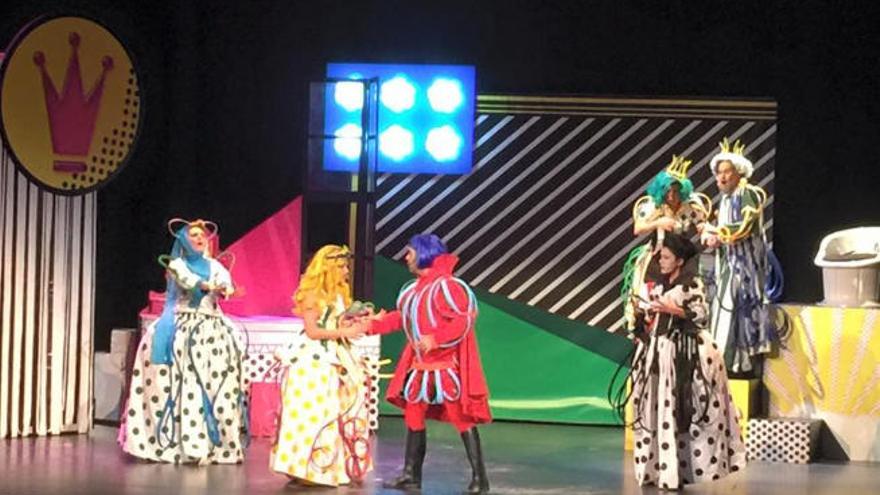 Clapso lleva al teatro Cuyás una versión actualizada del cuento &#039;La bella durmiente&#039;