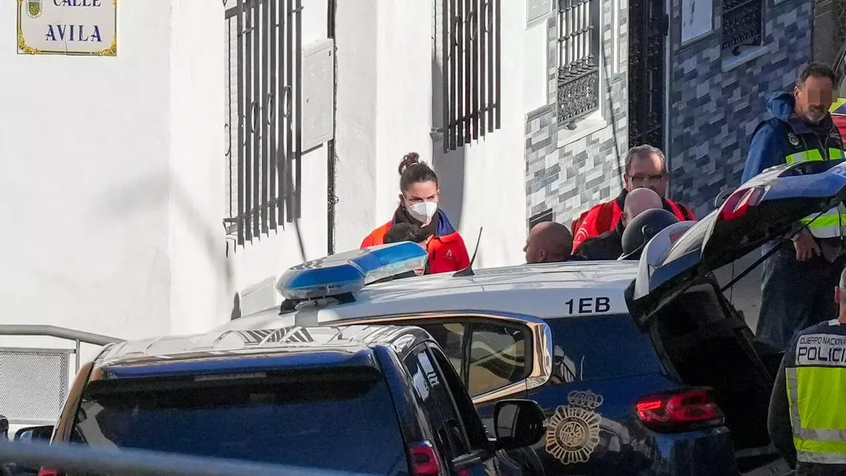 Disparos, miedo vecinal y seis horas de negociación para detener al atrincherado de Camas