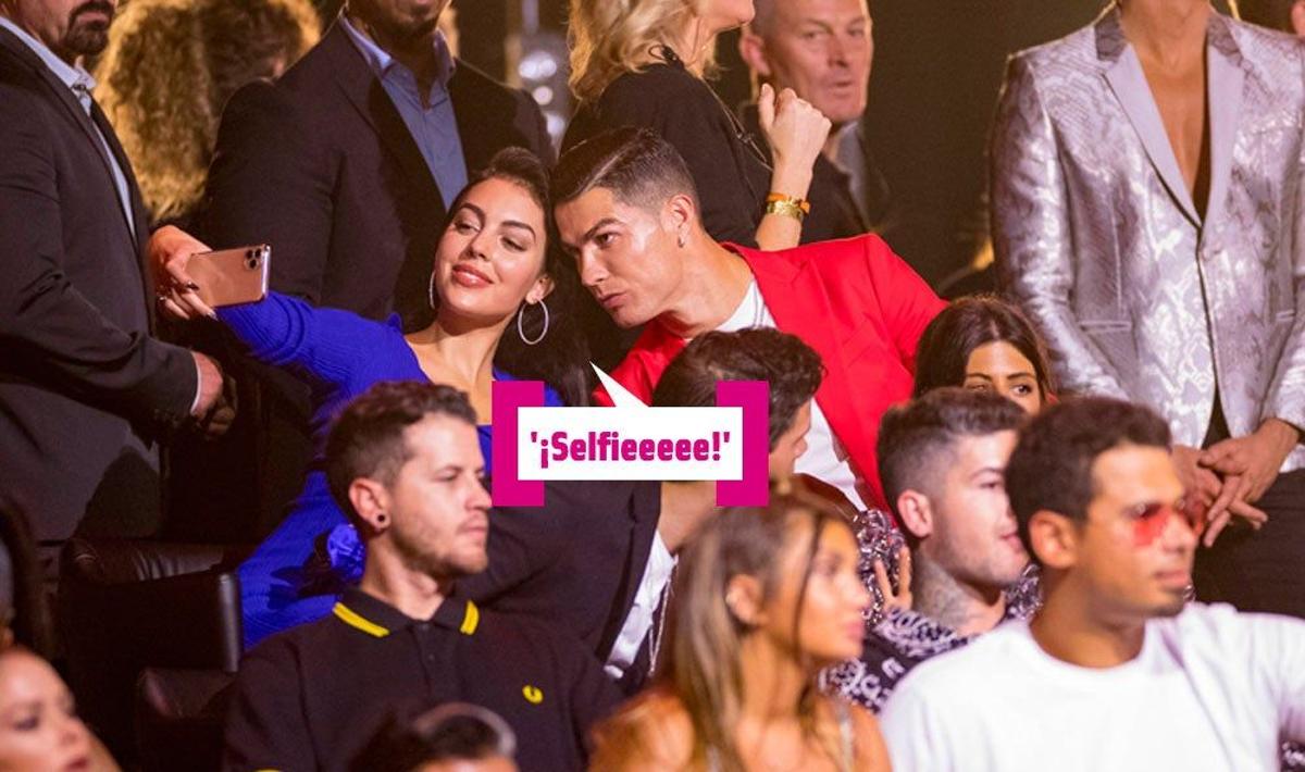 Cristiano y Georgina haciéndose un 'selfie' en los MTV EMA 2019