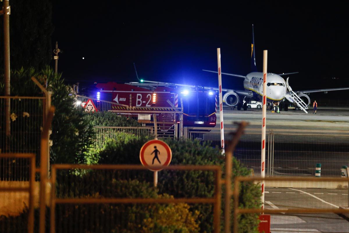Un cortocircuito deja sin luz el aeropuerto de Ibiza