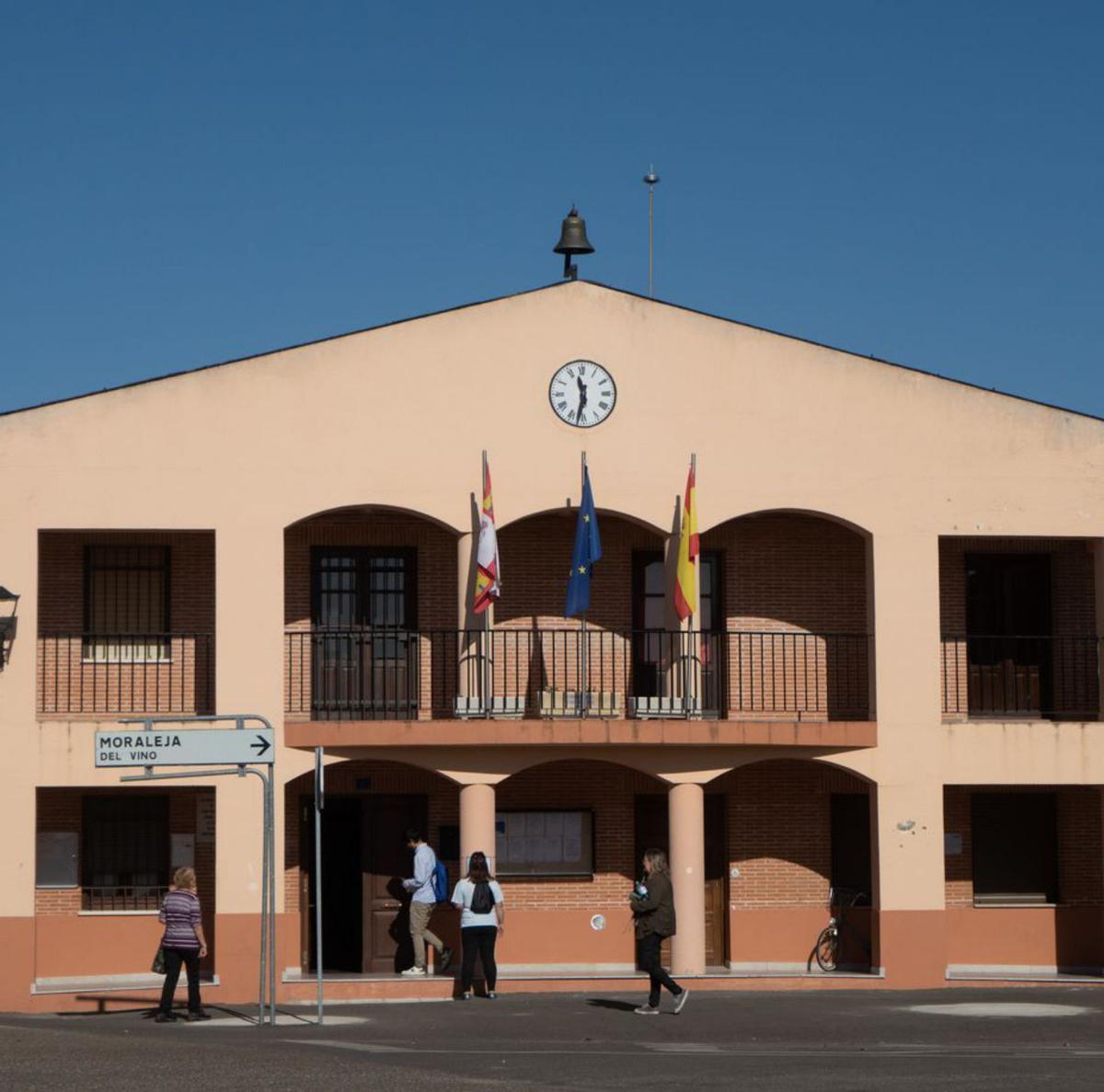Ayuntamiento de Casaseca de las Chanas. | J. L. F.