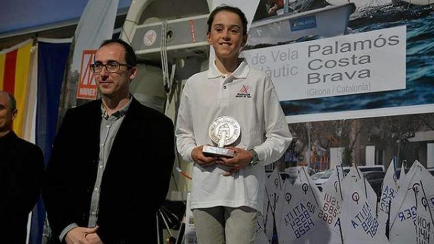 Maria Perelló, del Club Nàutic s´Arenal, en el podio.