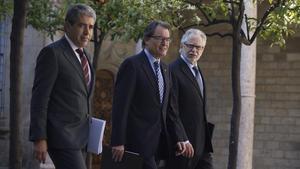 Francesc Homs, Artur Mas y Carles Viver Pi-Sunyer, a su llegada a una reunión del Consell Executiu.