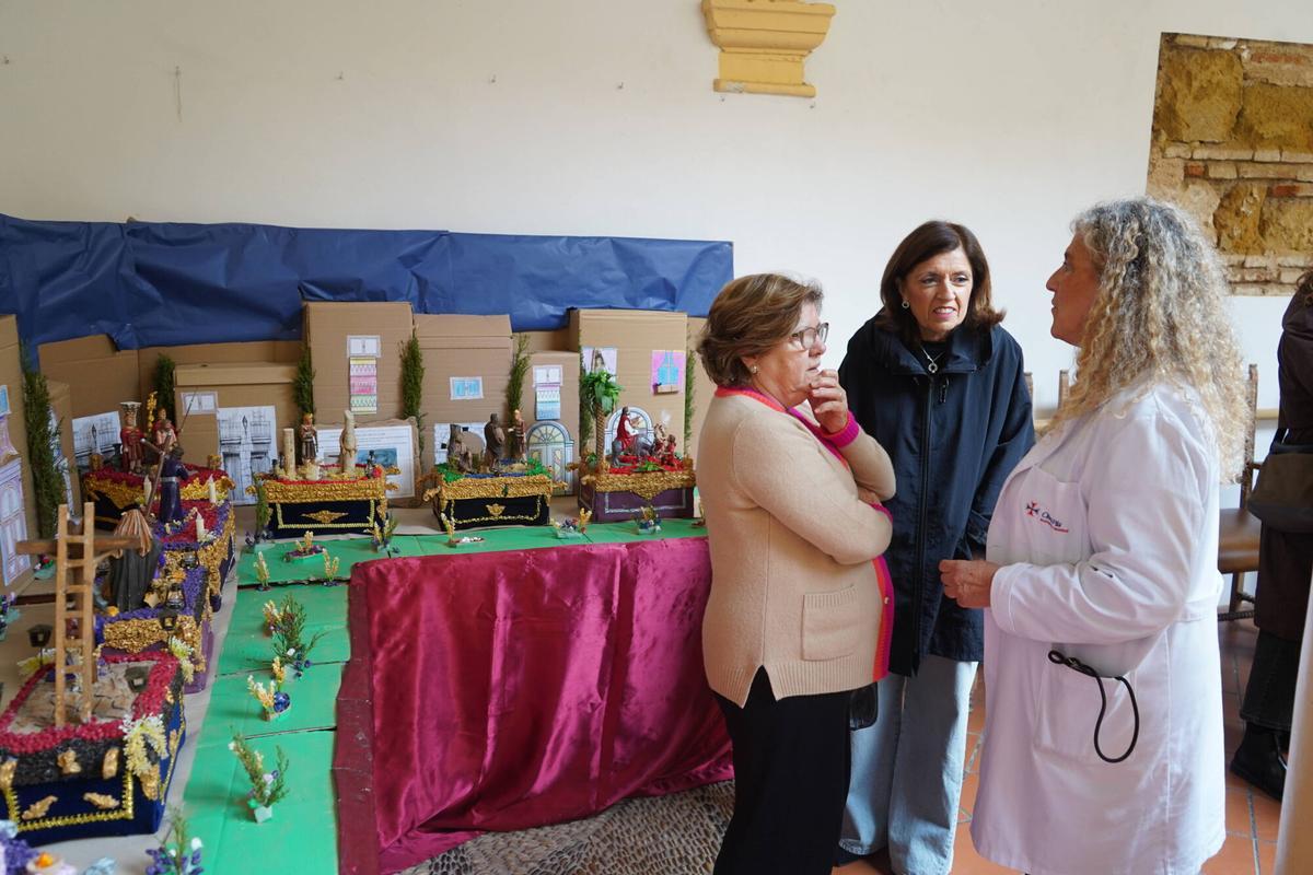 Las delegadas de Salud y Consumo e Inclusión Social, Juventud, Familias e Igualdad, María Jesús Botella y Dolores Sánchez respectivamente, visitan la Residencia de Mayores San Juan de la Cruz, para informar sobre las novedades de la Unidad de Residencias