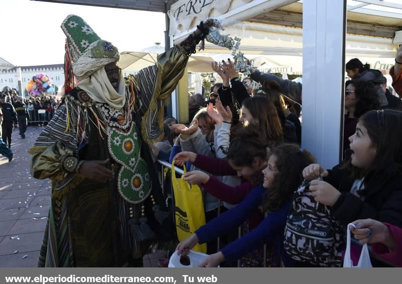 Los Reyes Magos reparten regalos en la provincia