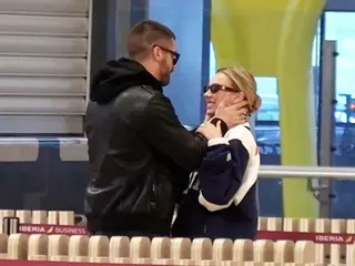Ester Expósito y Hugo Diego García se marchan de vacaciones de Semana Santa