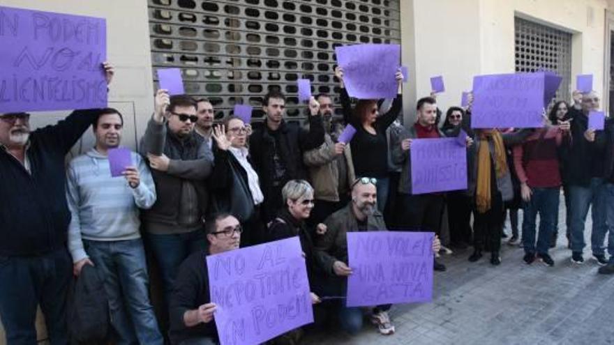 Críticos de Podemos acusan a la cúpula de nepotismo y convertirse en «casta»